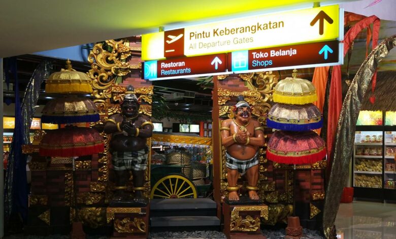 Balinesische Atmosphäre am Flughafen